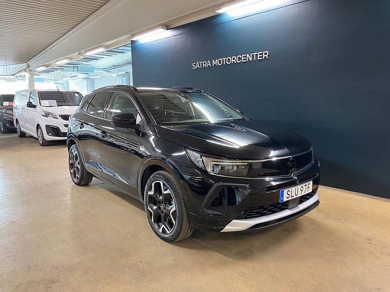 Svart Begagnad 2022 Opel Grandland X Ultimate SUV | 269 900 kr (Dyr) - Bild 1/4
