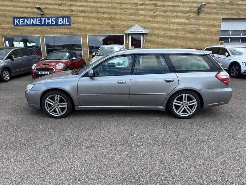 Grå Begagnad 2006 Subaru Legacy Kombi | 29 500 kr (Bra pris) - Bild 1/4