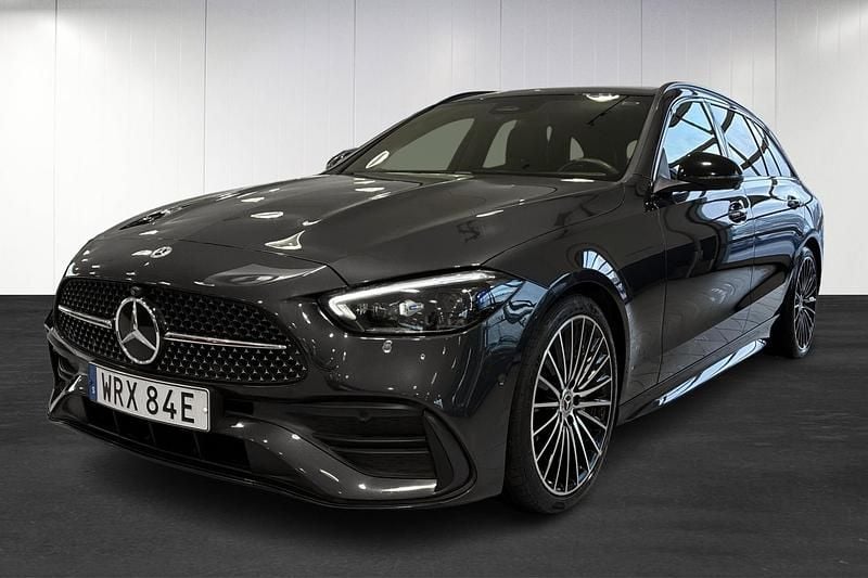 Grå Begagnad 2023 Mercedes C200 Kombi | 424 900 kr (Marknadspris) - Bild 1/4
