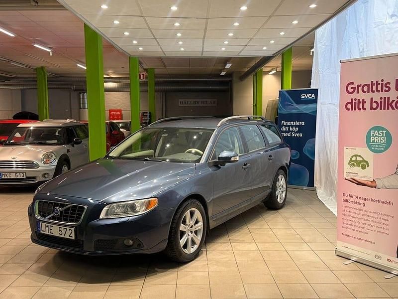 Blå Begagnad 2009 Volvo V70 Momentum Kombi | 99 900 kr (Marknadspris) - Bild 1/4