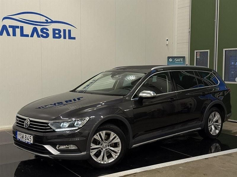 Mörkgrå Begagnad 2017 VW Passat Alltrack Kombi | 209 900 kr (Lite dyr) - Bild 1/4