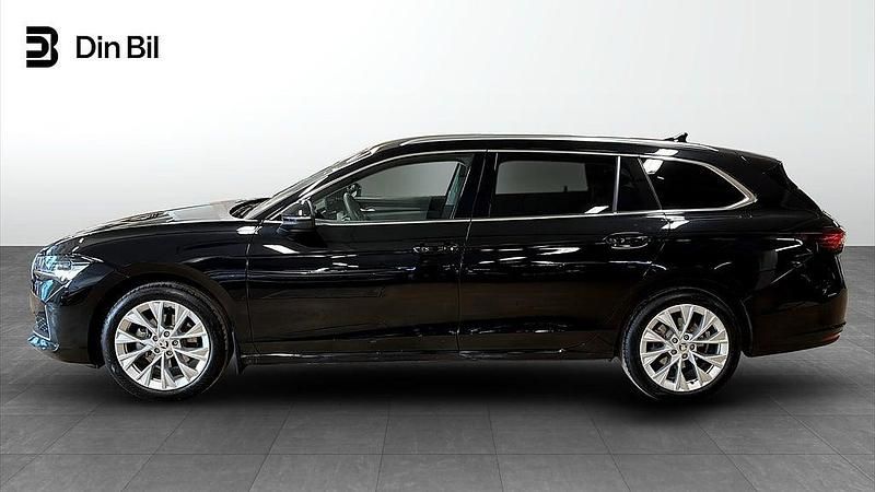 Begagnad Skoda Superb Selection 150 HK (110 kW) 2024 Svart Kombi