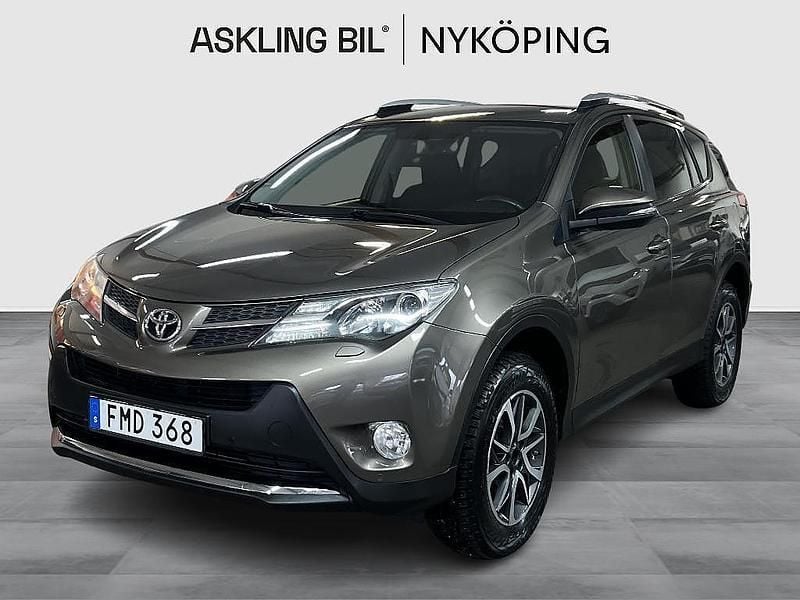 Brun Begagnad 2014 Toyota RAV4 Multidrive S SUV | 189 000 kr (Marknadspris) - Bild 1/4