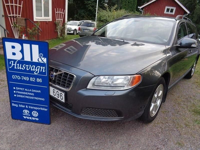 Grå Begagnad 2009 Volvo V70 Kombi | 79 500 kr (Lite dyr) - Bild 1/4