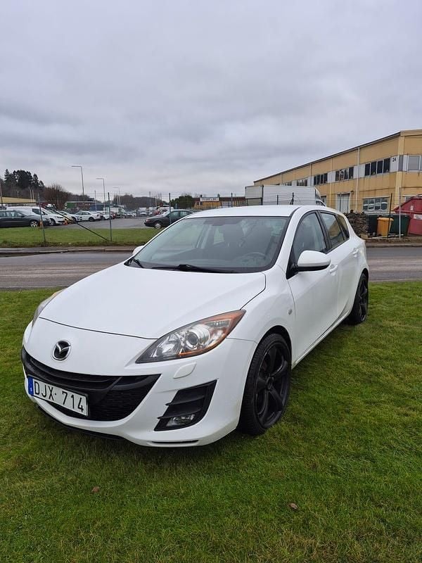 Begagnad 2011 Mazda 3 Inclusive Halvkombi | 49 999 kr (Bra pris) - Bild 1/4