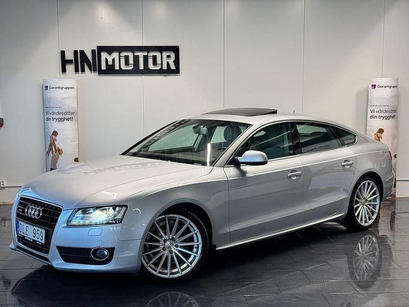 Silver Begagnad 2010 Audi A5 Sportback Halvkombi | 114 900 kr (Lite dyr) - Bild 1/4