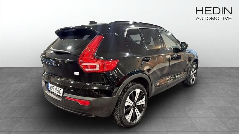 Begagnad Volvo XC40 Ultimate 175 kW (238 HK) 2023 Svart SUV