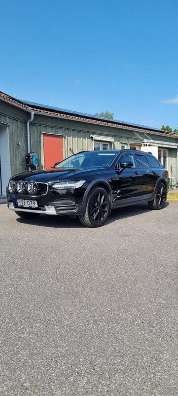 Svart Begagnad 2018 Volvo V90 CC Kombi | 279 000 kr (Bra pris) - Bild 1/4