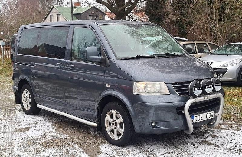 Grå Begagnad 2009 VW Transporter Comfortline Van | 124 900 kr - Bild 1/4