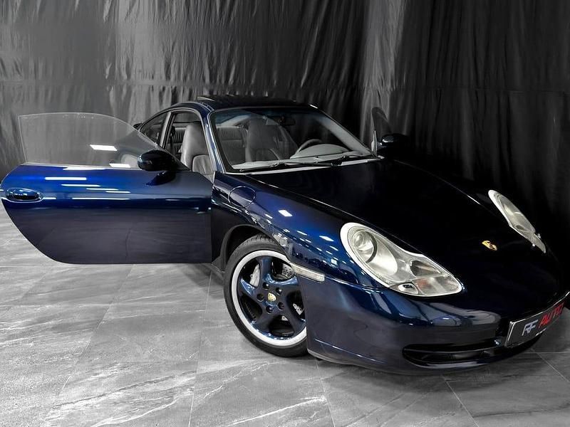Begagnad Porsche 911 Carrera 4 301 HK (221 kW) 2001 Blå Sportkupé