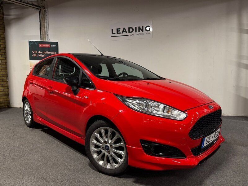 Röd Begagnad 2017 Ford Fiesta ST-Line Halvkombi | 99 900 kr (Bra pris) - Bild 1/4
