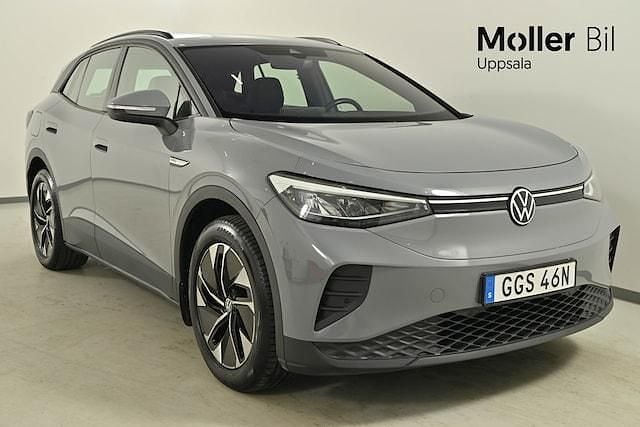 Grå (moonstone grey) Begagnad 2022 VW ID.4 Pro Performance SUV | 309 900 kr (Superpris) - Bild 1/4