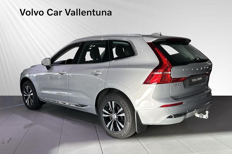 Begagnad Volvo XC60 Core 355 HK (261 kW) 2024 Silver SUV