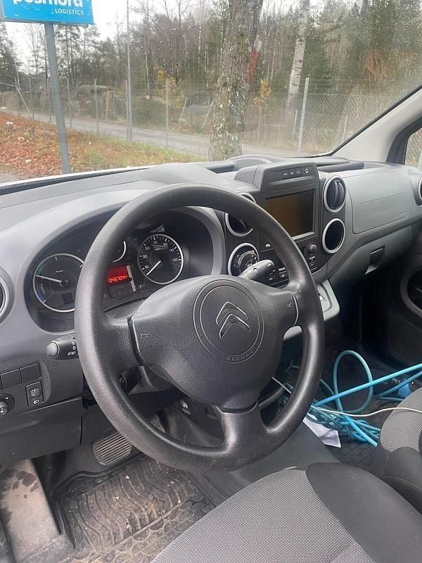 Begagnad Citroën Berlingo 49 kW (67 HK) 2017 Minibuss