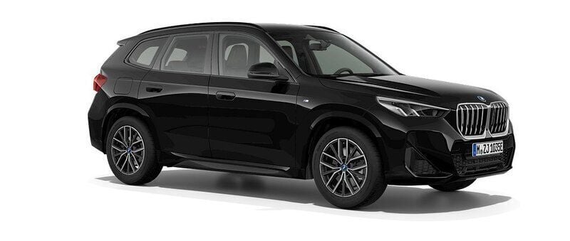 Svart (black sapphire metallic) Ny 2025 BMW X1 Shadowline SUV | 638 100 kr (Marknadspris) - Bild 1/4