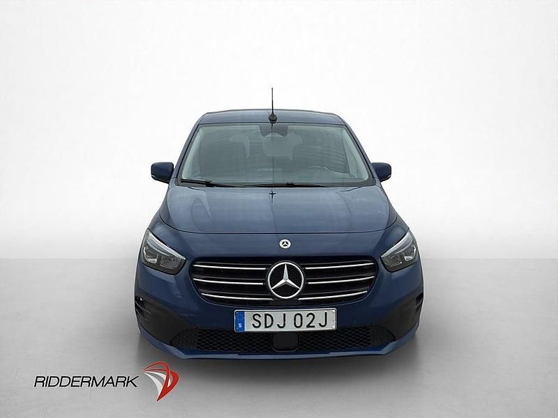 Begagnad Mercedes 180 Style 116 HK (85 kW) 2023 Blå Sedan