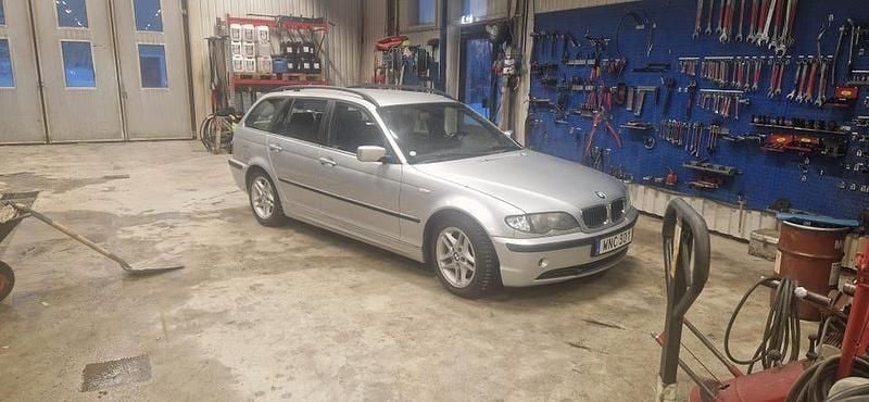 Begagnad 2005 BMW 320 Kombi | 39 500 kr (Marknadspris) - Bild 1/4