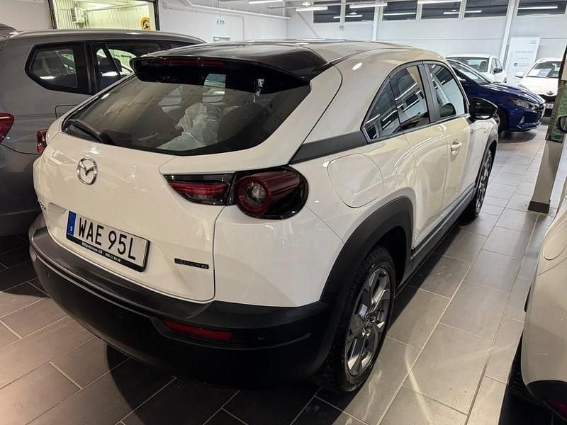 Begagnad Mazda MX30 Exclusive-Line 105 kW (143 HK) 2023 Vit SUV
