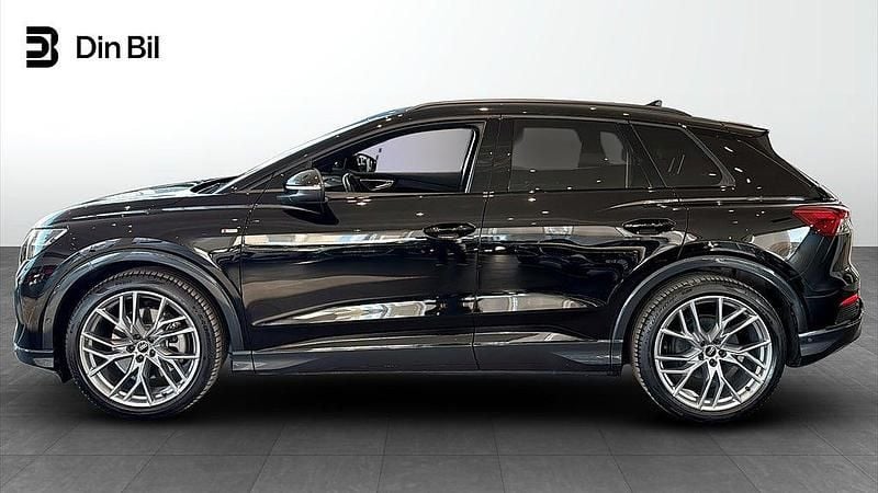 Begagnad Audi Q4 e-tron S-Line 150 kW (204 HK) 2023 Mytsvart metallic SUV