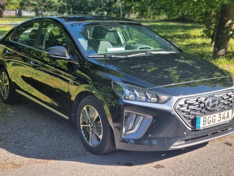 Begagnad 2020 Hyundai Ioniq Premium Sedan | 192 000 kr (Marknadspris) - Bild 1/4