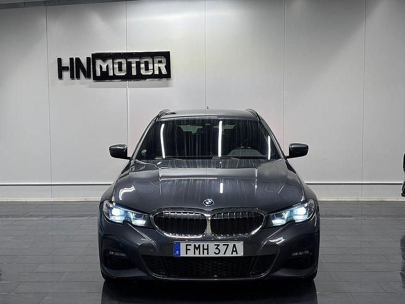 Begagnad BMW 330e M Sport 184 HK (135 kW) 2021 Grå Kombi