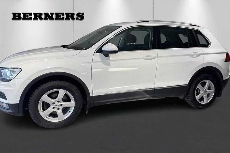 Begagnad VW Tiguan 151 HK (111 kW) 2019 Vit SUV