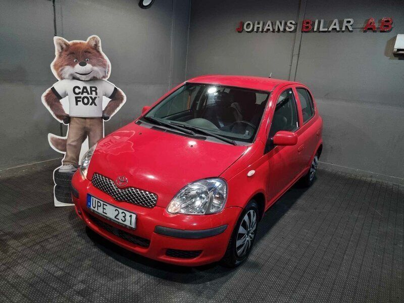 Röd Begagnad 2003 Toyota Yaris Halvkombi | 24 900 kr (Marknadspris) - Bild 1/4