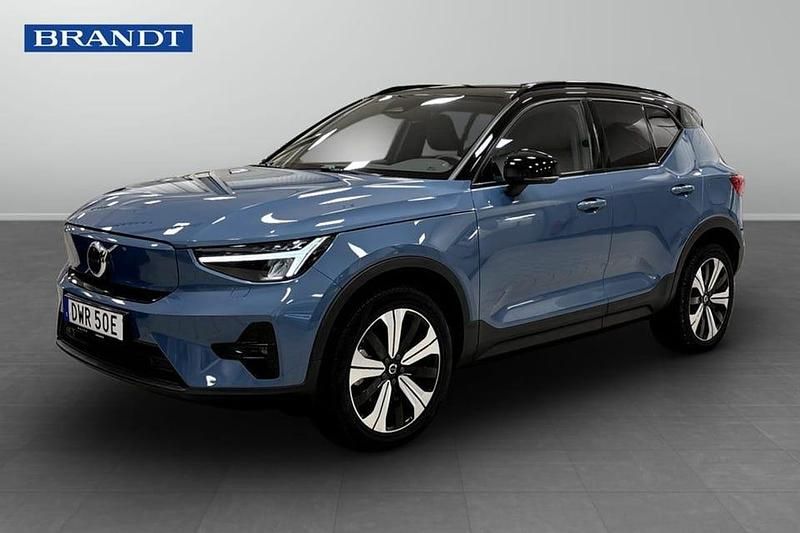 Blå Begagnad 2023 Volvo XC40 Plus SUV | 349 900 kr - Bild 1/4