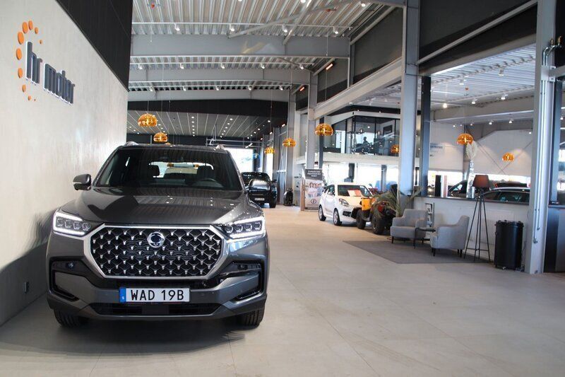 Grå Ny 2024 Ssangyong Rexton SUV | 619 000 kr - Bild 1/4
