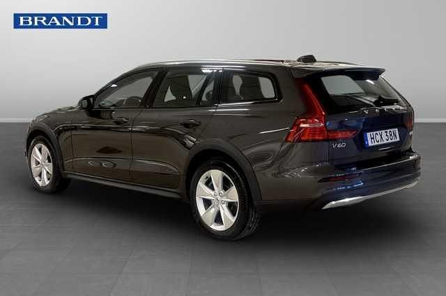 Begagnad Volvo V60 CC 197 HK (144 kW) 2023 Kombi