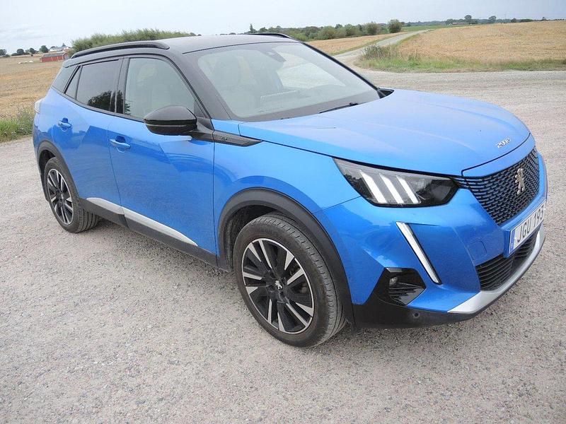 Blå Begagnad 2021 Peugeot e-2008 GTi SUV | 197 000 kr (Lite dyr) - Bild 1/4