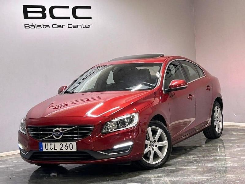 Röd Begagnad 2017 Volvo S60 Momentum Sedan | 179 900 kr (Marknadspris) - Bild 1/3