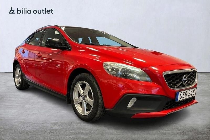 Begagnad Volvo V40 CC Summum 180 HK (132 kW) 2015 Röd Kombi