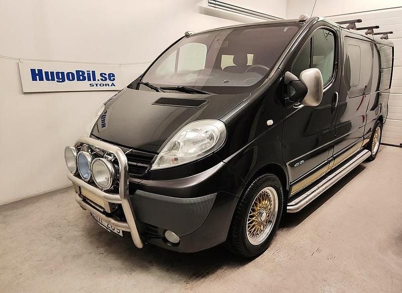 Svart Begagnad 2011 Nissan Primastar Minibuss | 99 875 kr - Bild 1/4
