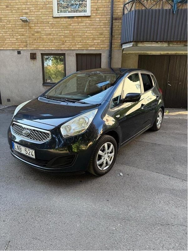 Svart Begagnad 2010 Kia Venga 2 Halvkombi | 39 000 kr (Marknadspris) - Bild 1/4