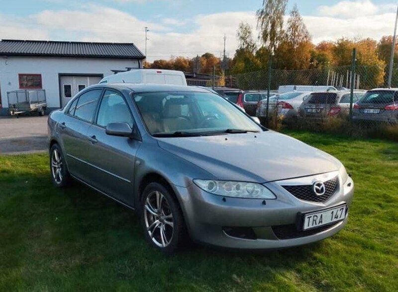 Grå Begagnad 2003 Mazda 6 Inclusive Halvkombi | 12 500 kr (Marknadspris) - Bild 1/4