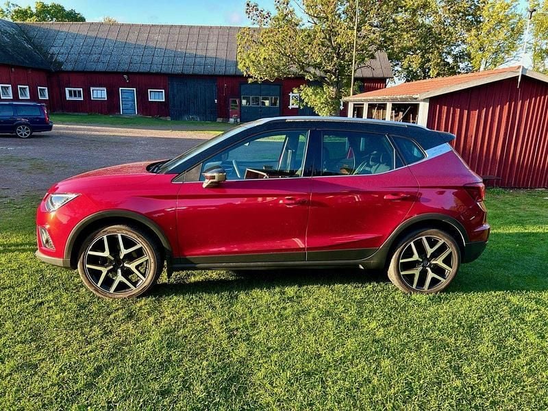 Röd Begagnad 2019 Seat Arona FR SUV | 165 000 kr (Marknadspris) - Bild 1/4