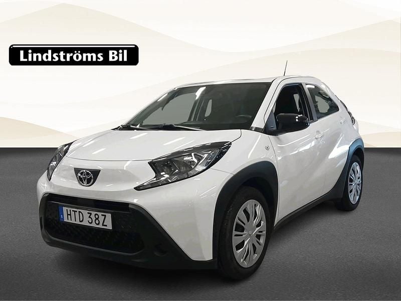 Begagnad Toyota Aygo X X-play 73 HK (53 kW) 2022 Vit SUV