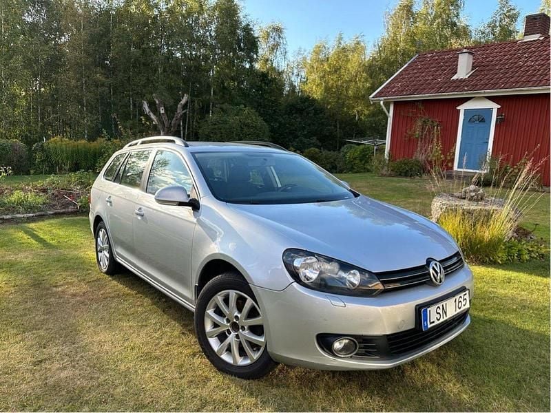 Silver Begagnad 2011 VW Golf Style Kombi | 35 000 kr (Marknadspris) - Bild 1/4
