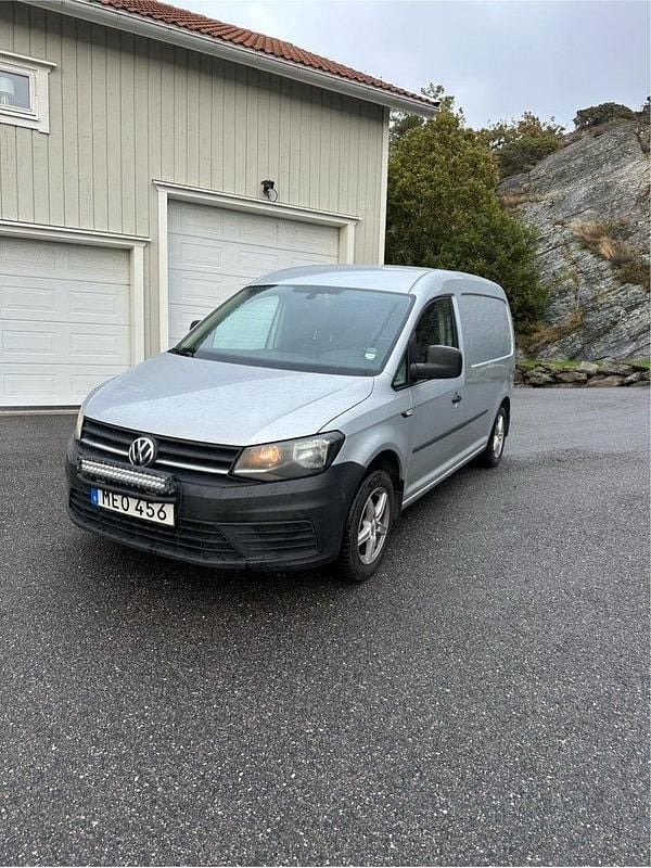Silver Begagnad 2016 VW Caddy Maxi Minibuss | 75 000 kr - Bild 1/4