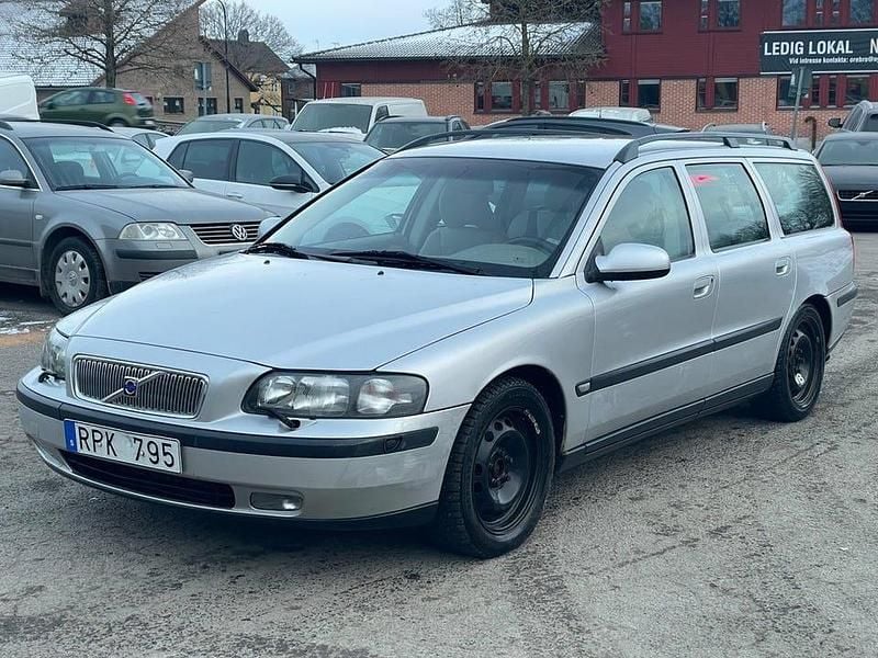 Begagnad Volvo V70 200 HK (147 kW) 2000 Ljusgrå Kombi