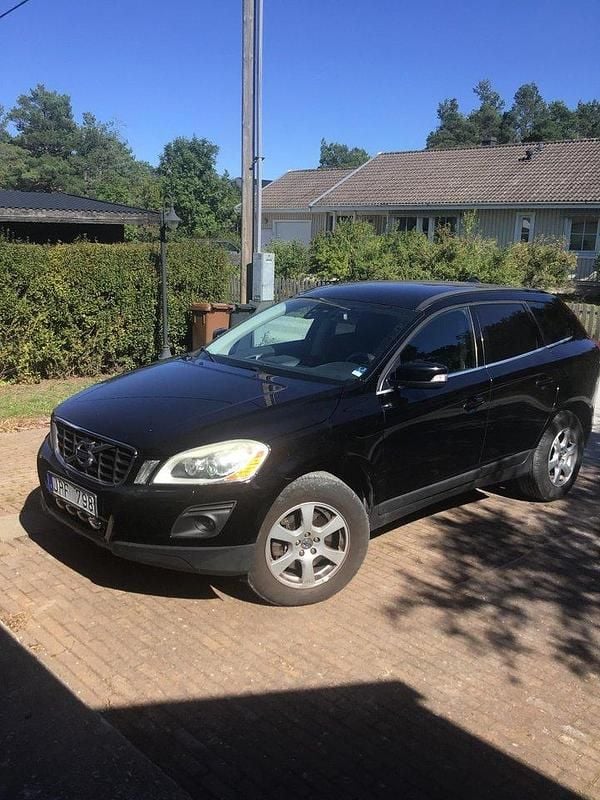 Svart Begagnad 2009 Volvo XC60 Momentum SUV | 75 000 kr (Marknadspris) - Bild 1/1