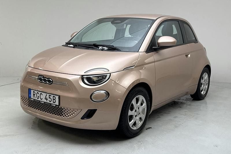 Röd Begagnad 2022 Fiat 500e | 149 000 kr (Marknadspris) - Bild 1/4