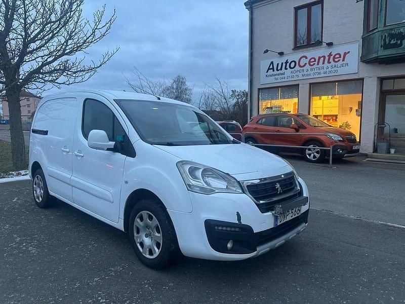 Vit Begagnad 2016 Peugeot Partner Minibuss | 43 000 kr (Marknadspris) - Bild 1/4