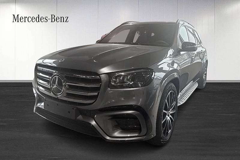 Grå Ny 2025 Mercedes GLS450 AMG SUV | 1 236 750 kr (Marknadspris) - Bild 1/4