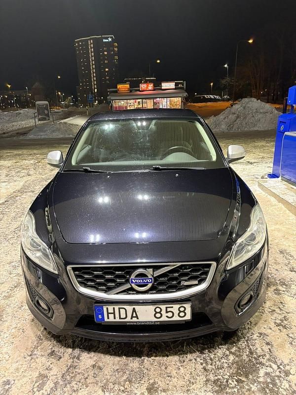 Svart Begagnad 2011 Volvo C30 Halvkombi | 42 500 kr (Bra pris) - Bild 1/4