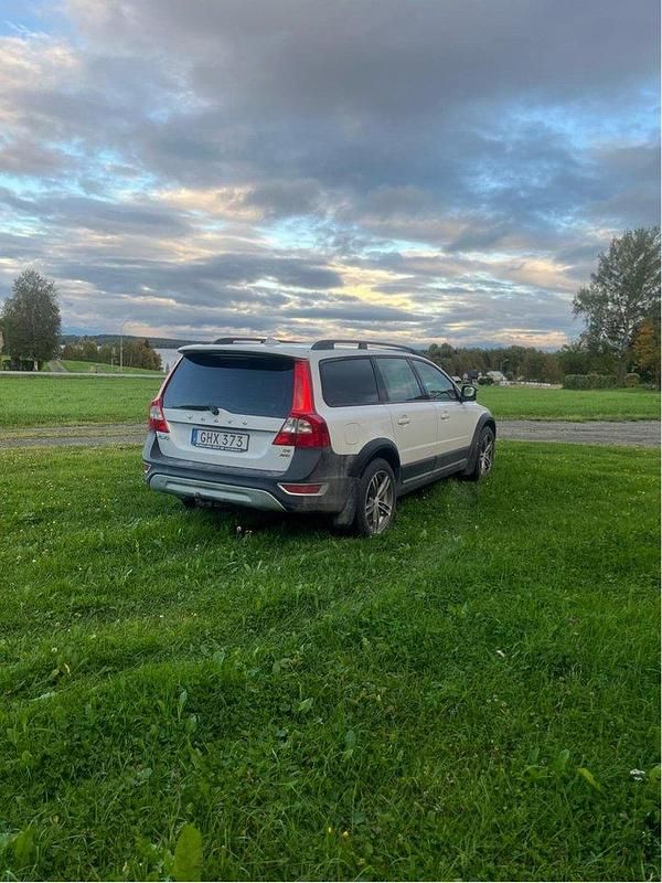 Begagnad Volvo XC70 Kinetic 185 HK (136 kW) 2008 Vit Kombi