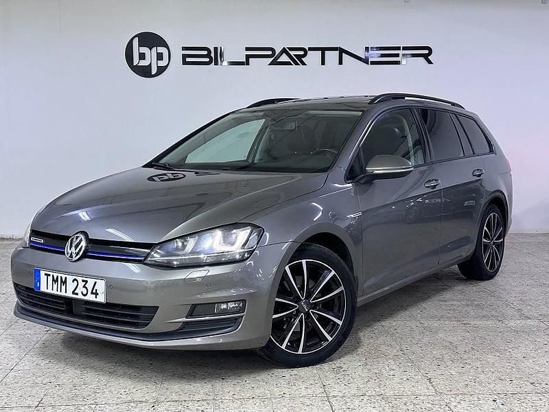 Grå Begagnad 2014 VW Golf VII Kombi | 59 900 kr (Superpris) - Bild 1/4