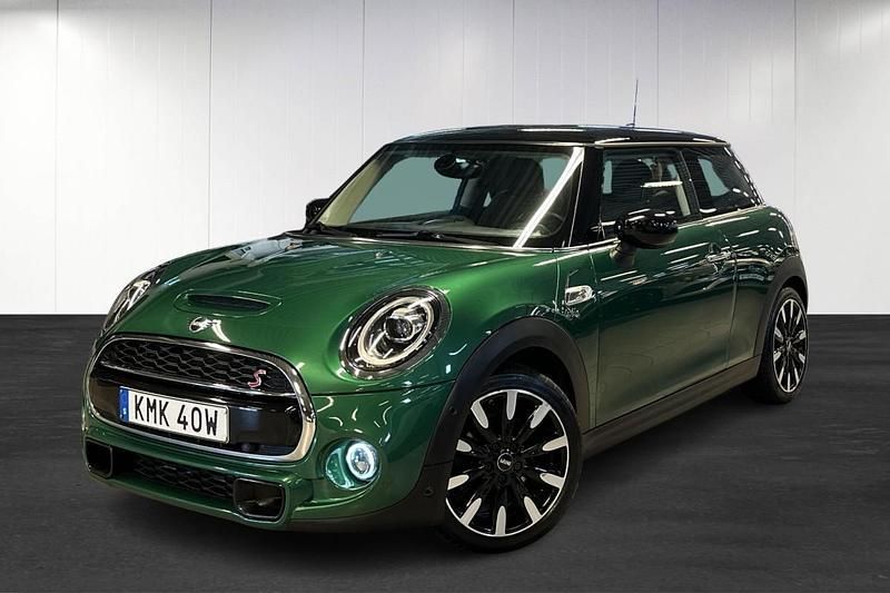 Grön (green) Begagnad 2020 Mini Cooper S Halvkombi | 219 900 kr (Dyr) - Bild 1/4