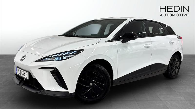 Vit (white) Begagnad 2023 MG MG4 EV Halvkombi | 259 900 kr (Marknadspris) - Bild 1/4